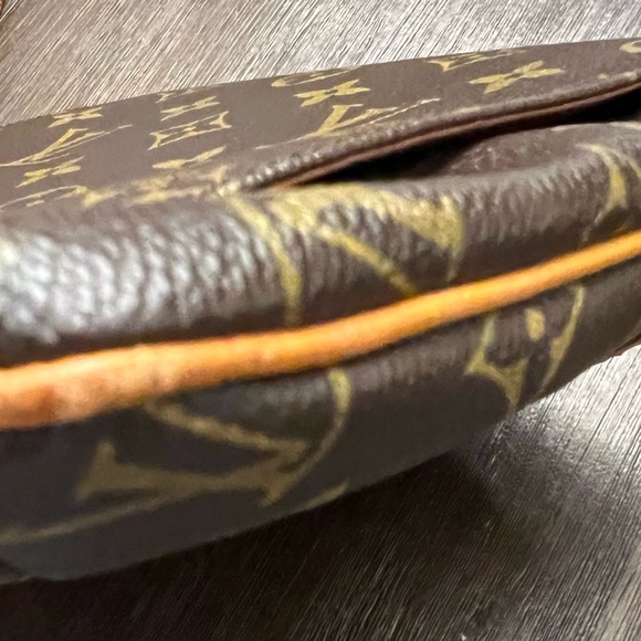 Authentic Louis Vuitton Musette Monogram Shoulder Bag! Vintage! EUC! - Picture 6 of 16